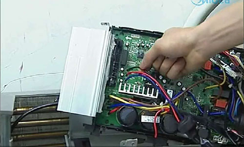 利州美的空调电话是多少